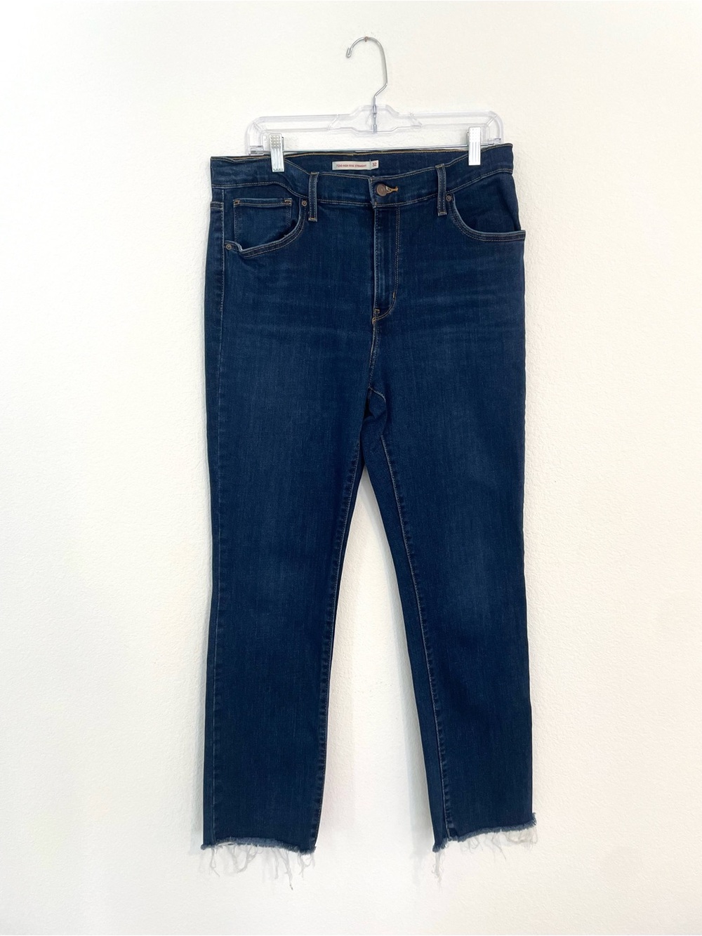 Levi’s High Rise Straight Raw Hem Dark Wash Women’s 32 Jeans